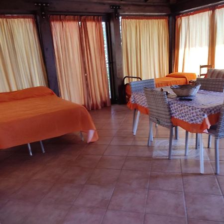 Villa In Vetro كاستيلاّماري ديل غو المظهر الخارجي الصورة