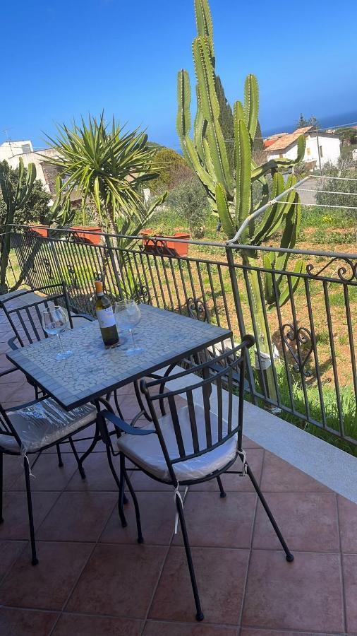 Villa In Vetro كاستيلاّماري ديل غو المظهر الخارجي الصورة
