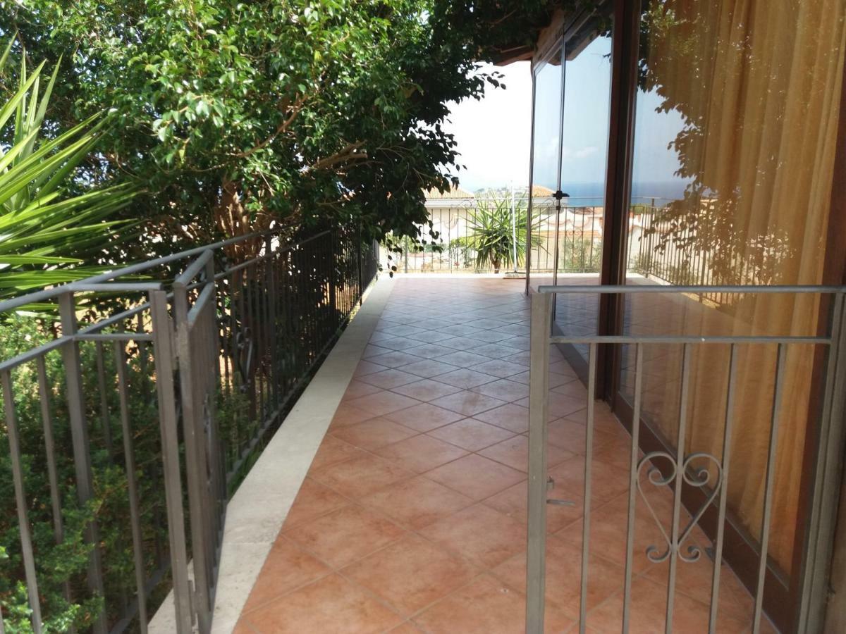 Villa In Vetro كاستيلاّماري ديل غو المظهر الخارجي الصورة